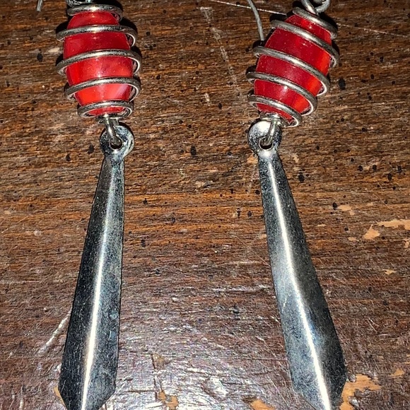 Beautiful unique earrings woth pops of color - Picture 2 of 4